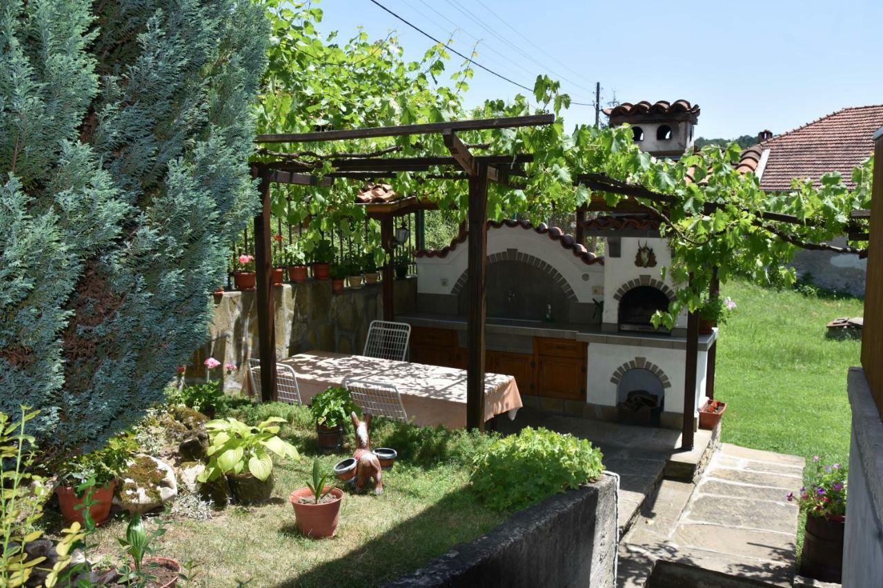 Къща Поколения Tryavna Luaran gambar